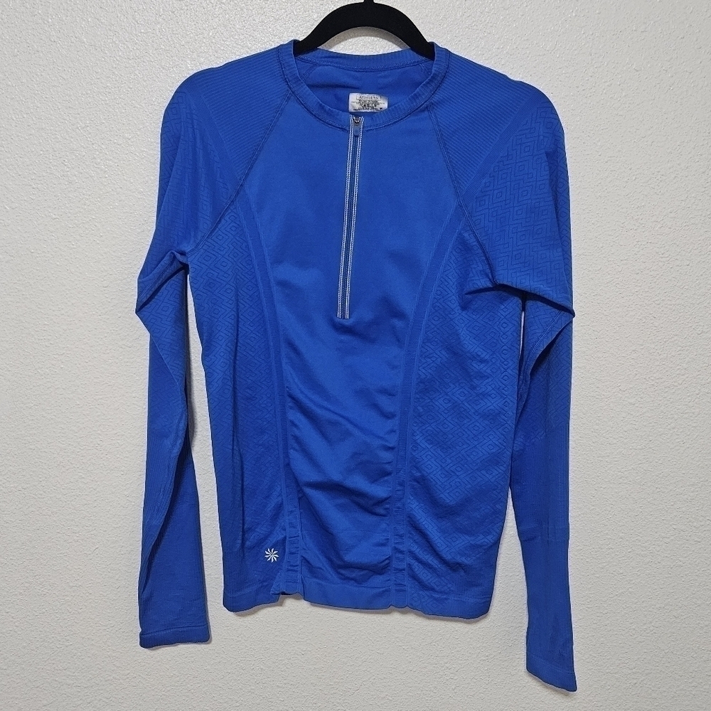 Athleta pull over size medium with thumb holes